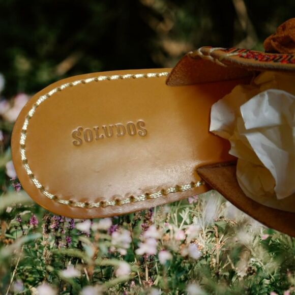 SOLUDOS | CAMEL LEATHER + SUEDE LACE DETAIL EMBROIDERED SANDALS SIZE 6 - Picture 6 of 15